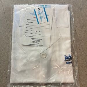 Doctors nurse lab coat white coat